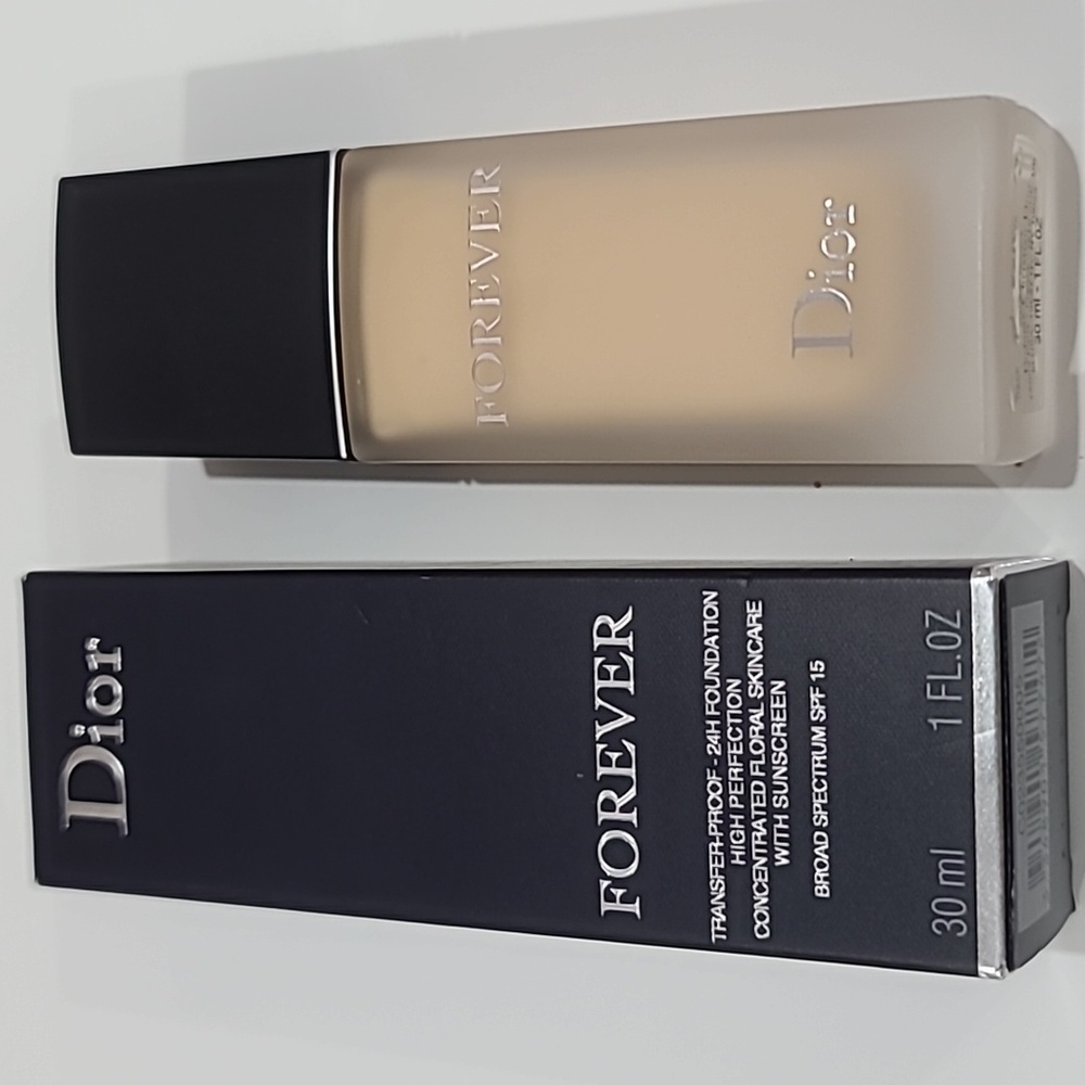 NIB Dior Foundation Liquid Medium Beige Natural Finish